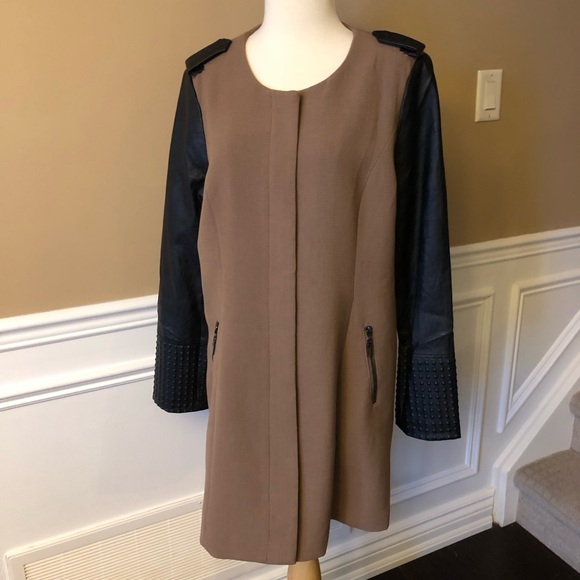 Beautiful, classic coat with some edge - Picture 1 of 12